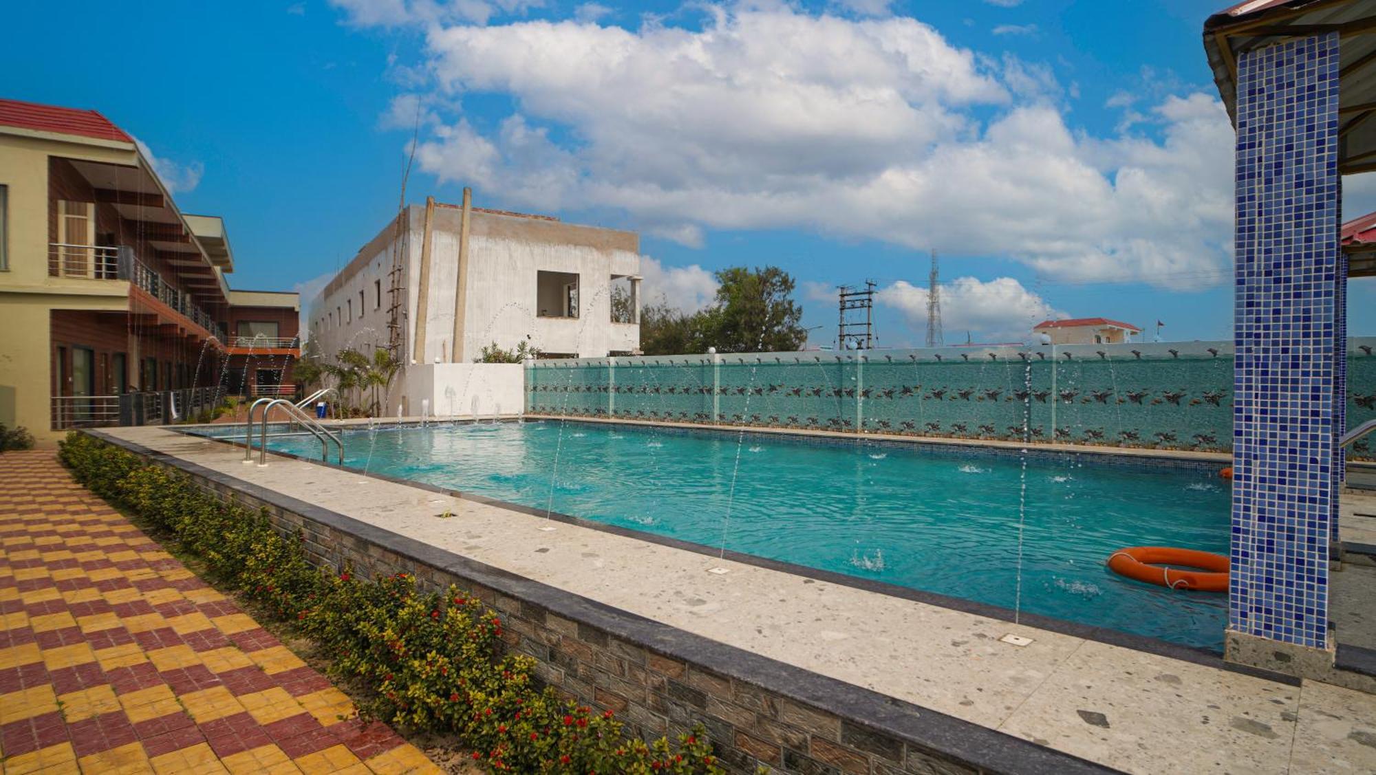 Sea Queen Beach Resort On Beach !! Couple Friendly Family Resort !! Mandarmani Exterior photo